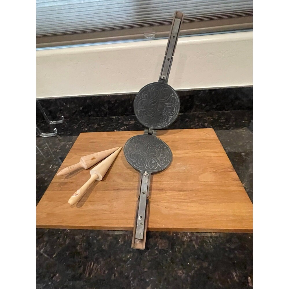 Norwegian Cast Iron Cookie Krumkake/Pizzelle Maker